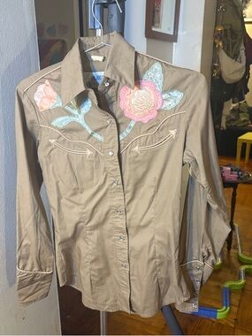 Western Embroidered Button-Down Shirt - Khaki with Pink Floral